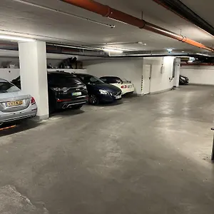 verificați disponibilitatea