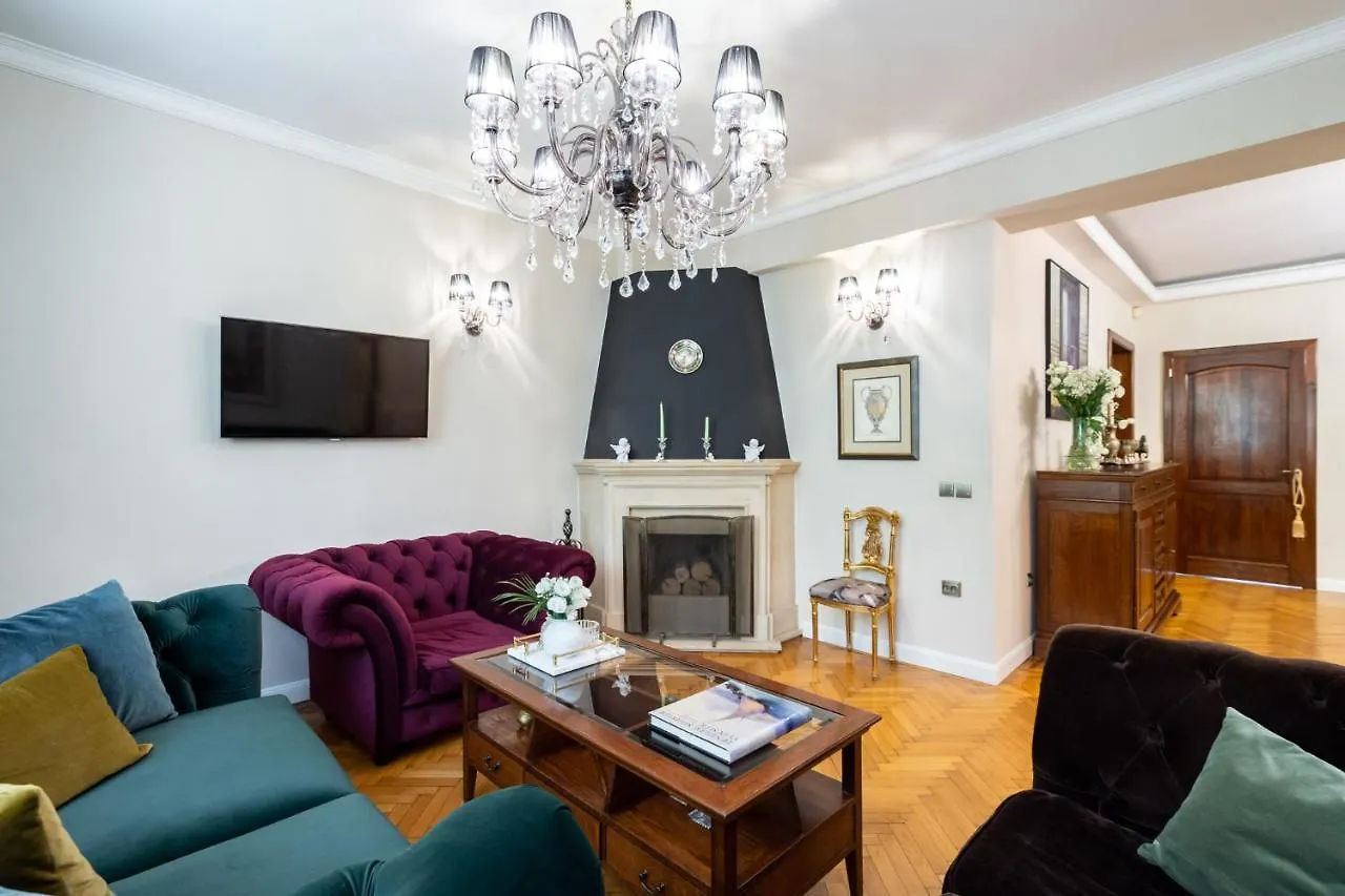 Casa Lu Villa Bucureşti 0*,  România